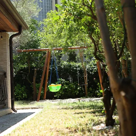 In Qerret - 100 M From The Willa Golem (Tirana)