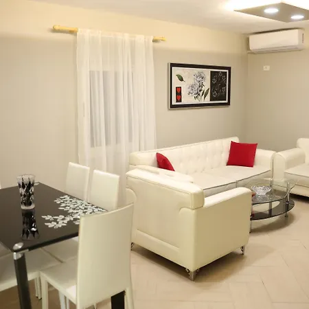 Villa In Qerret - 100 M From The