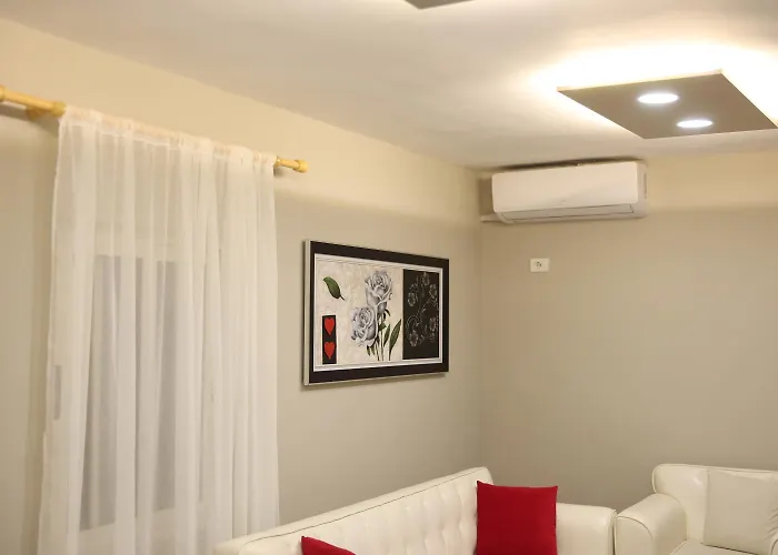 Vila In Qerret - 100 M From The Golem (Tirana)