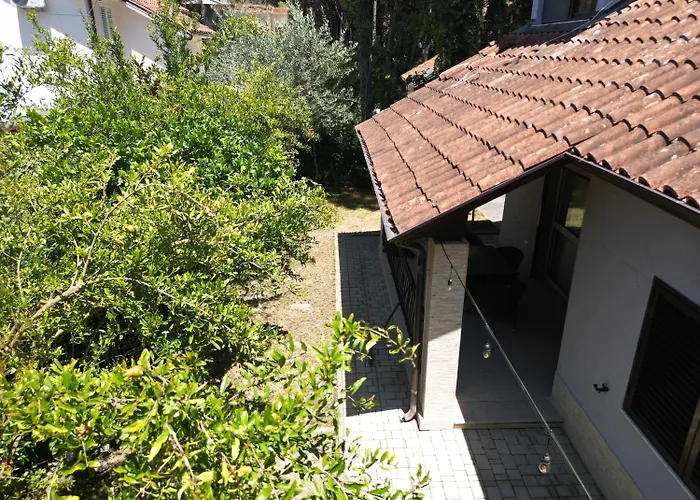 Vila In Qerret - 100 M From The