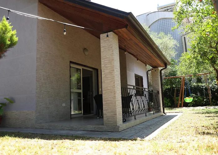In Qerret - 100 M From The Vila